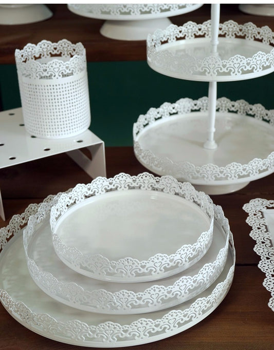 White Lace Edge Cake Display Set